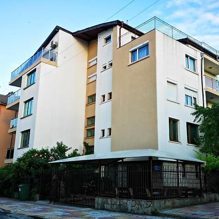 Paunovi Guest House Primorsko Exterior foto