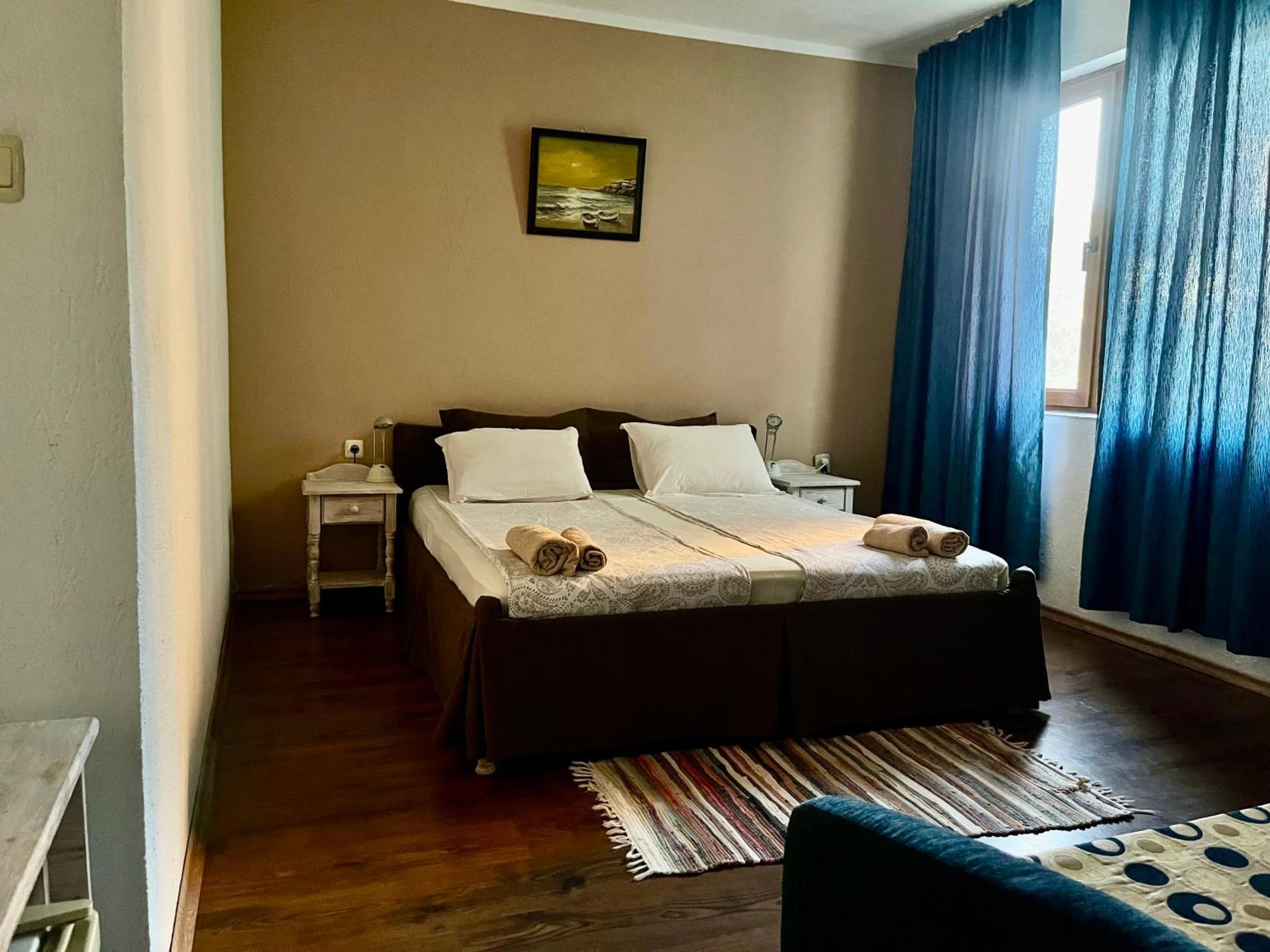 Paunovi Guest House Primorsko Exterior foto